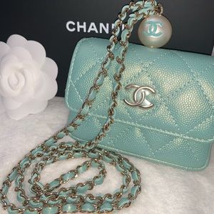Chanel 21S 🦄 Iridescent Green Card Holder w/Chain